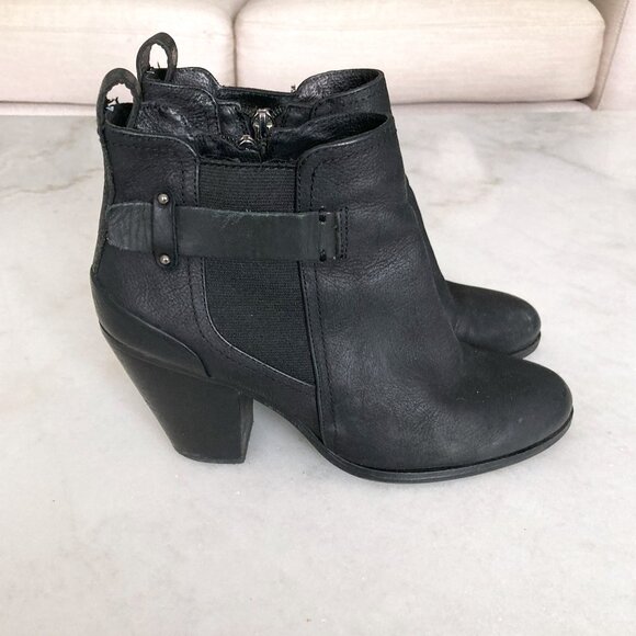 Vince Camuto Hayes black leather ankle boot (size 7) booties, side zippers - Picture 3 of 8